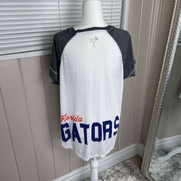 University of Florida Gators Short Sleeve T-Shirt Size Small - Picture 2 of 4